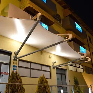 https://valmarina.it-tuscanyhotel.com